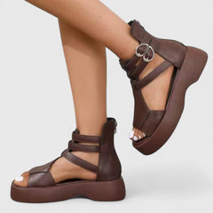 Lisa | Dames Plateau Sandalen Gekruiste Riemen Gespsluiting