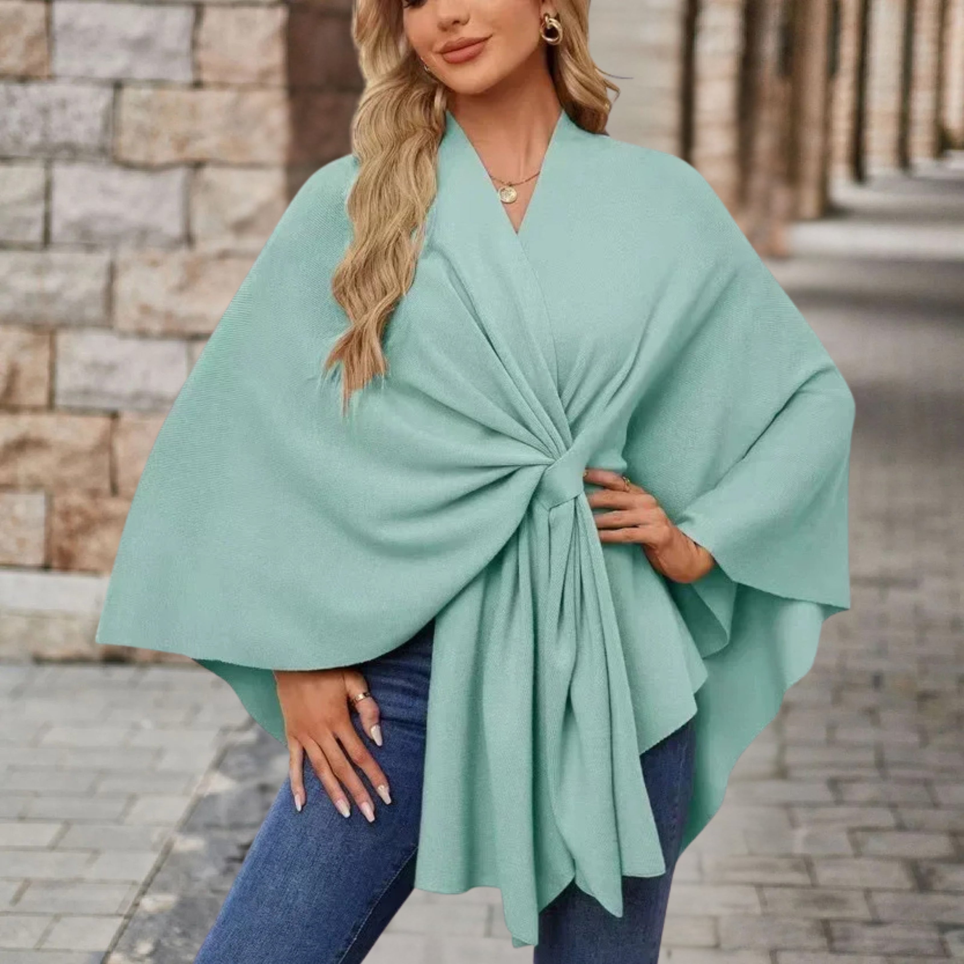 Nicole | Dames Top met Gedrapeerd Knoopdetail en Vloeiende Pasvorm