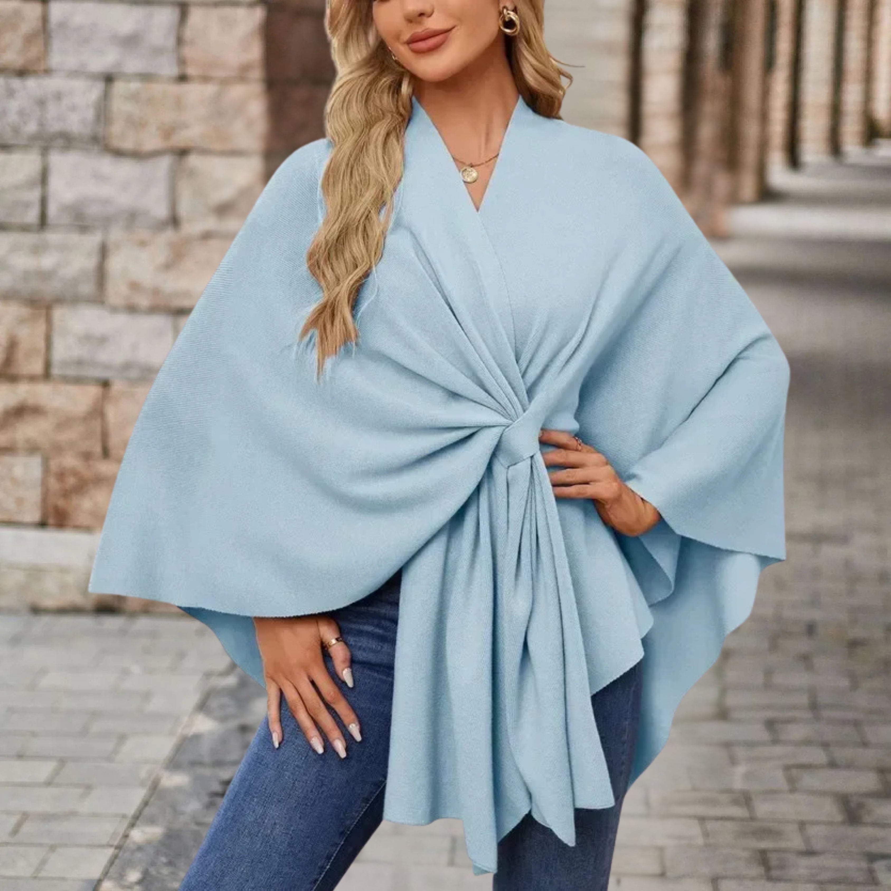 Nicole | Dames Top met Gedrapeerd Knoopdetail en Vloeiende Pasvorm