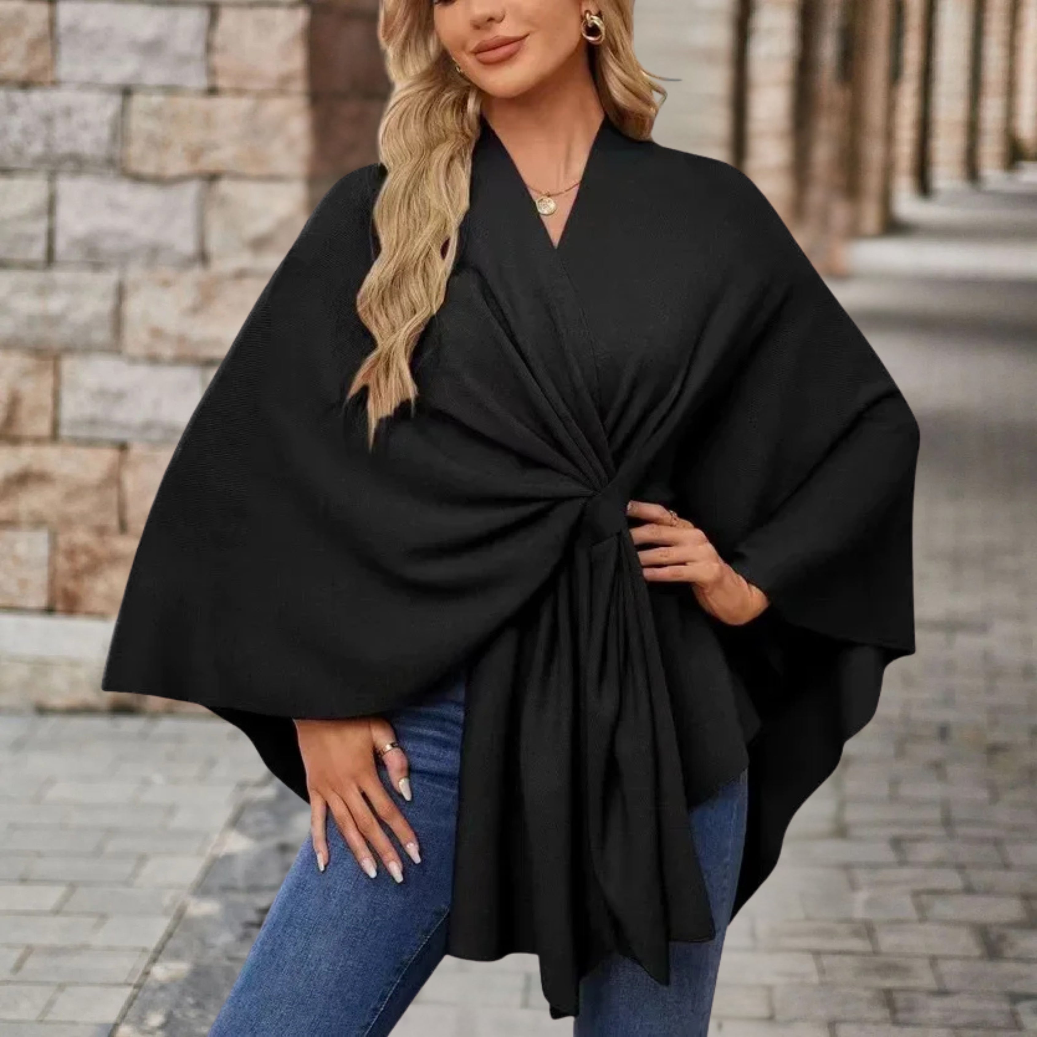Nicole | Dames Top met Gedrapeerd Knoopdetail en Vloeiende Pasvorm