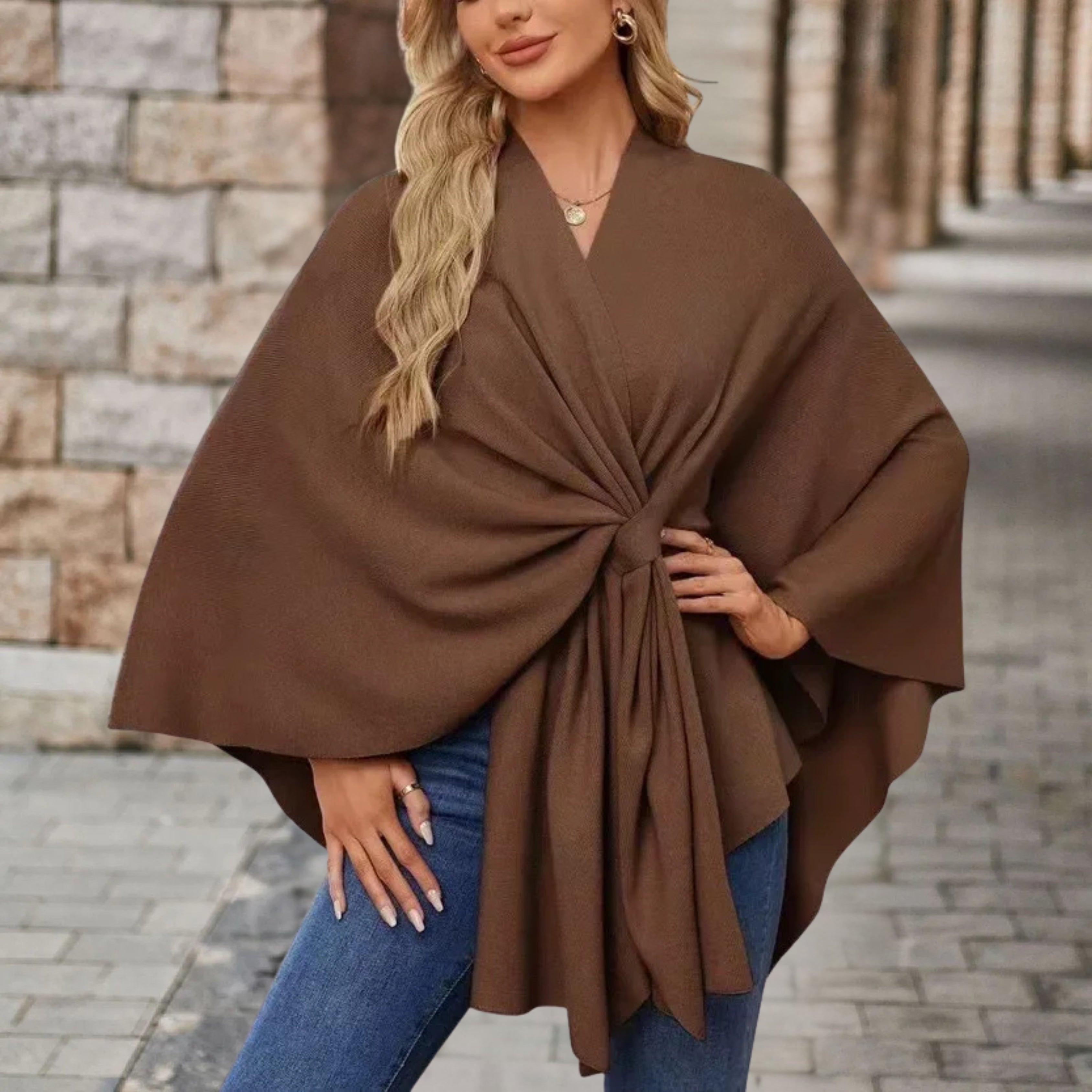 Nicole | Dames Top met Gedrapeerd Knoopdetail en Vloeiende Pasvorm
