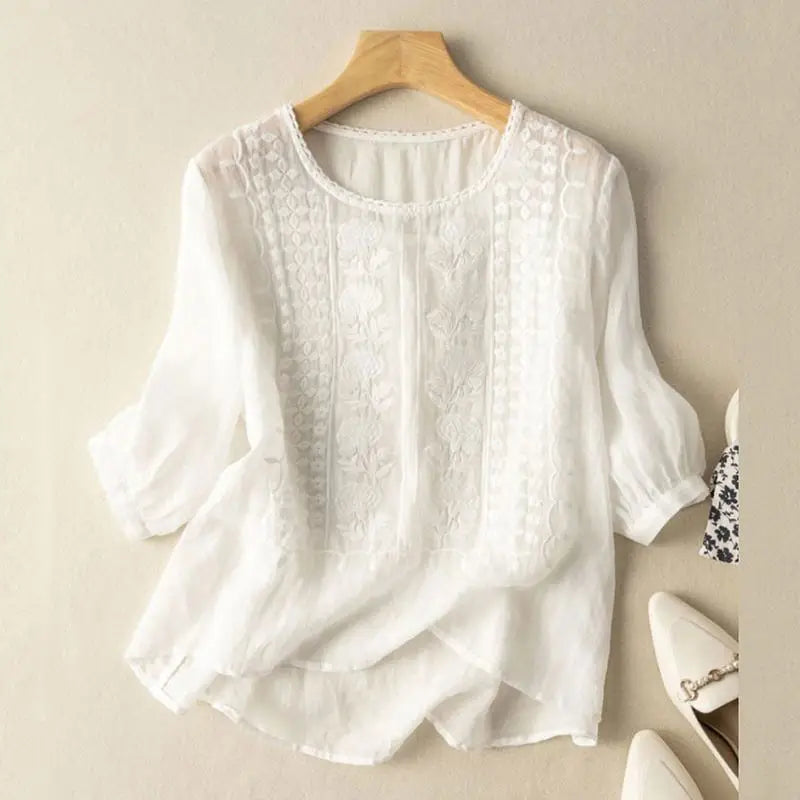 Phoebe | Dames Geborduurde Blouse Met Ronde Hals