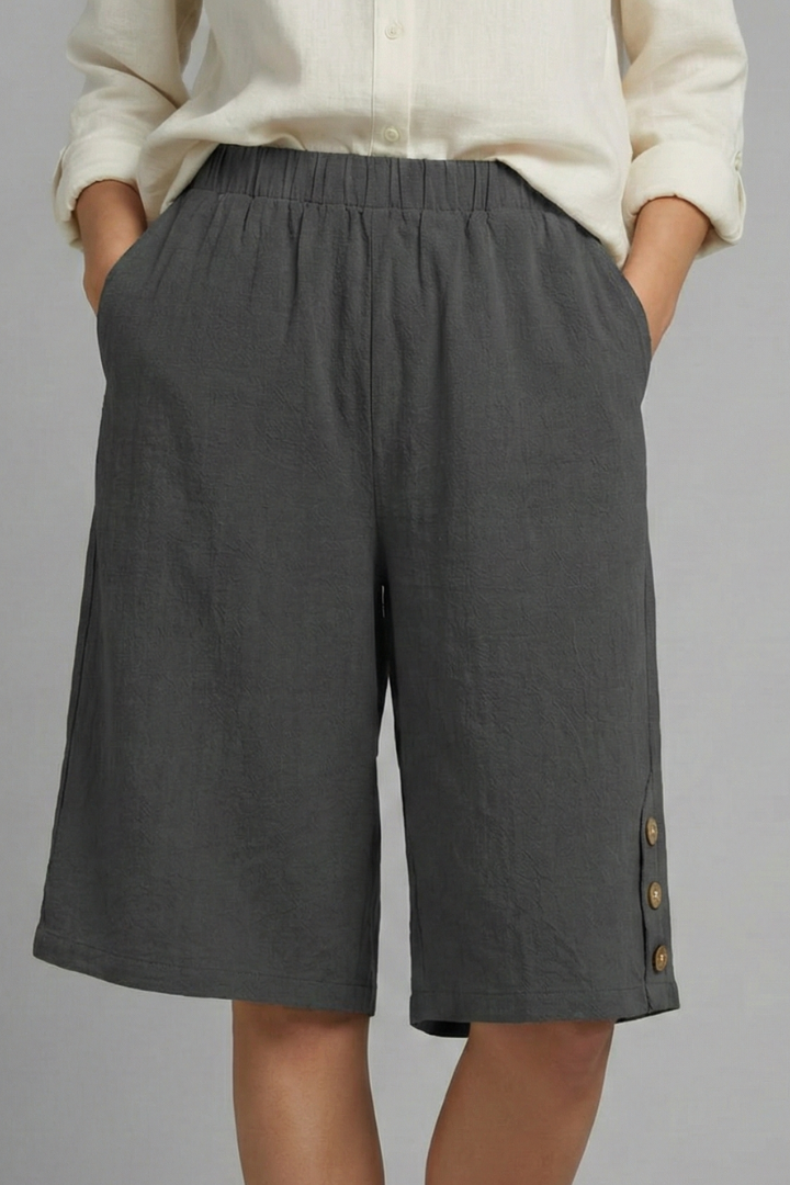 Mariana | Dames Shorts met elastische tailleband, wijde pijpen en knoopsluiting