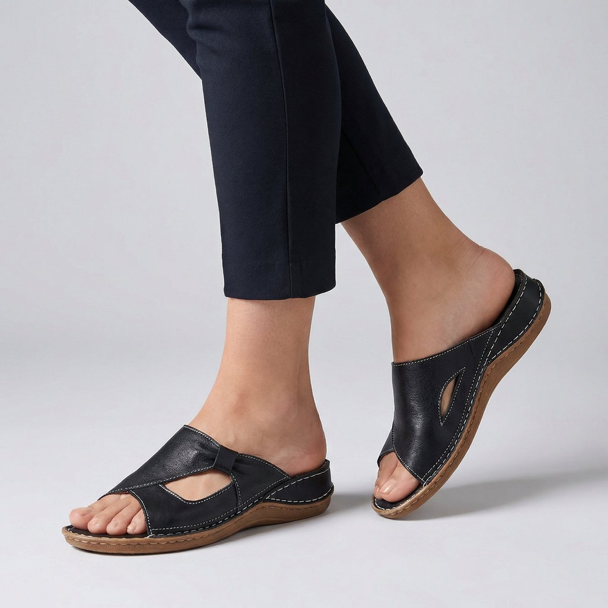 Roos | Dames Comfortabele Platte Muiltjes Sandalen Instapper Uitsnijding