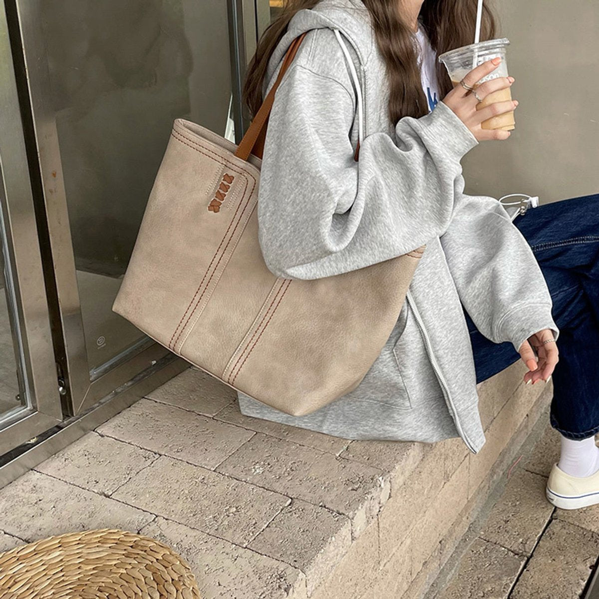 Mila | Dames Minimalistische Kunstleren Tote Bag Ruime Schoudertas