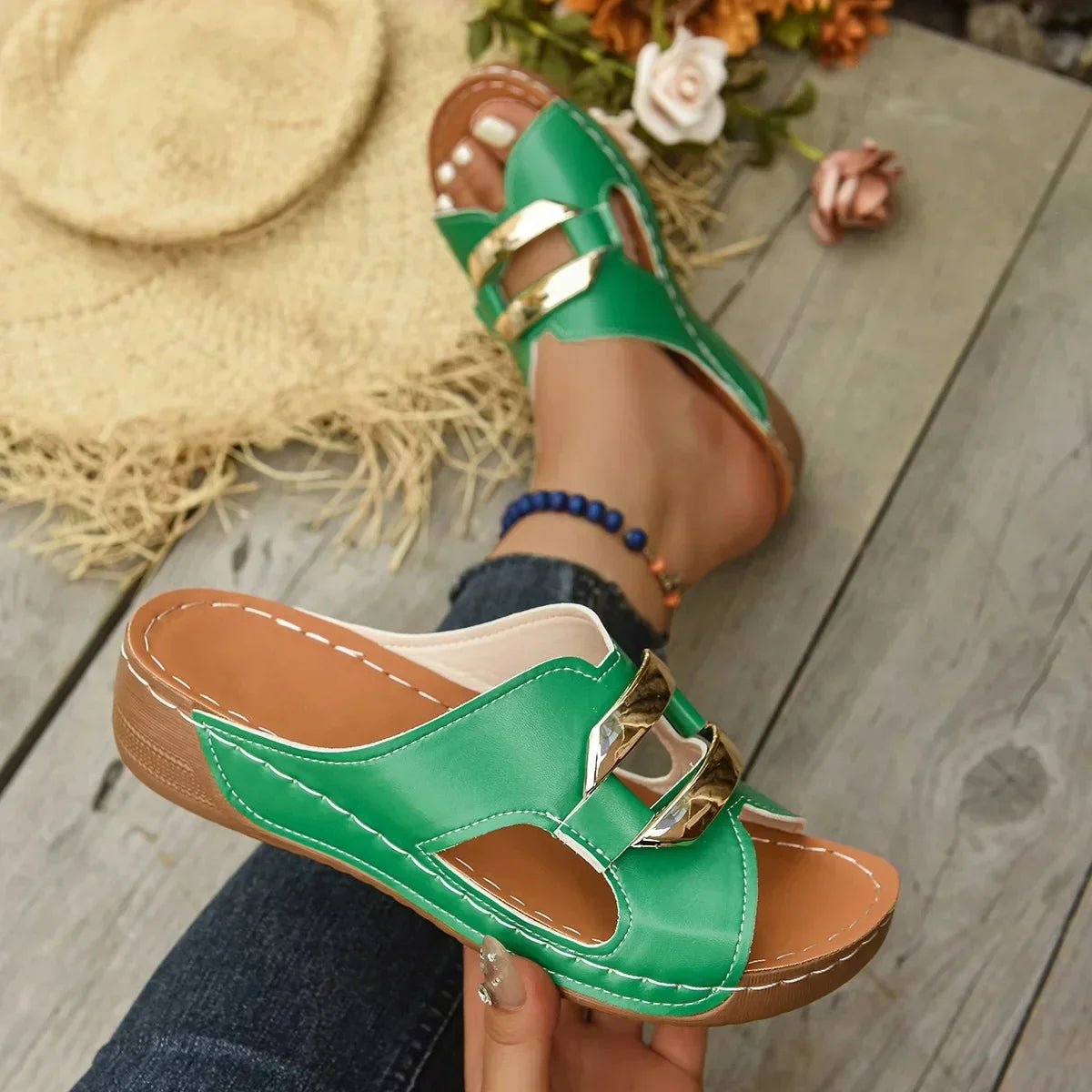 Anna | Dames Orthopedische Sleehak Sandalen met Gouden Gesp