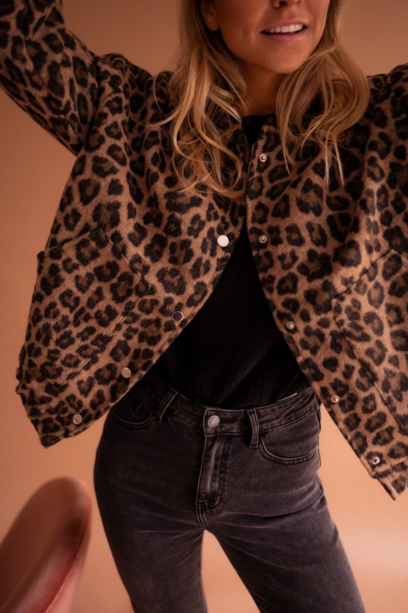 Sophie | Dames Oversized Quilted Jacket Women Luipaardprint Drukknoop