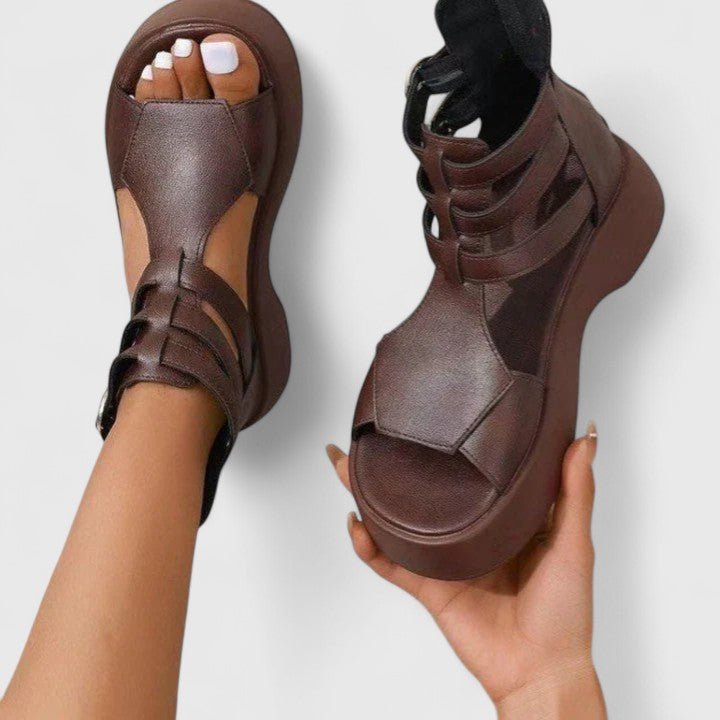 Lisa | Dames Plateau Sandalen Gekruiste Riemen Gespsluiting