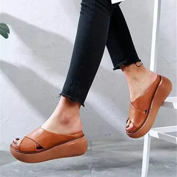Julia | Dames Platte Gekruiste Bandjes Comfort Sandalen