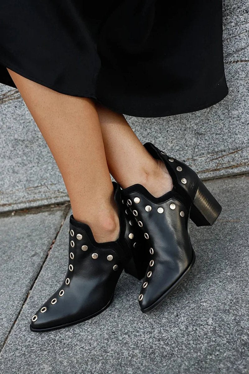 Mila | Dames Zwarte Gestudte Blokhak Ankle Boots Puntneus