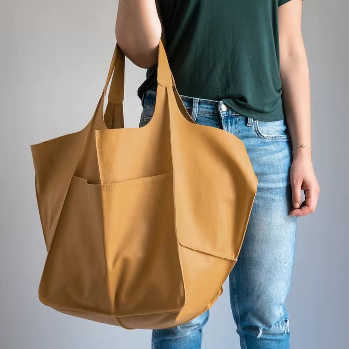 Mila | Grote Oversized Kunstleren Tote Bag met Magneetsluitng