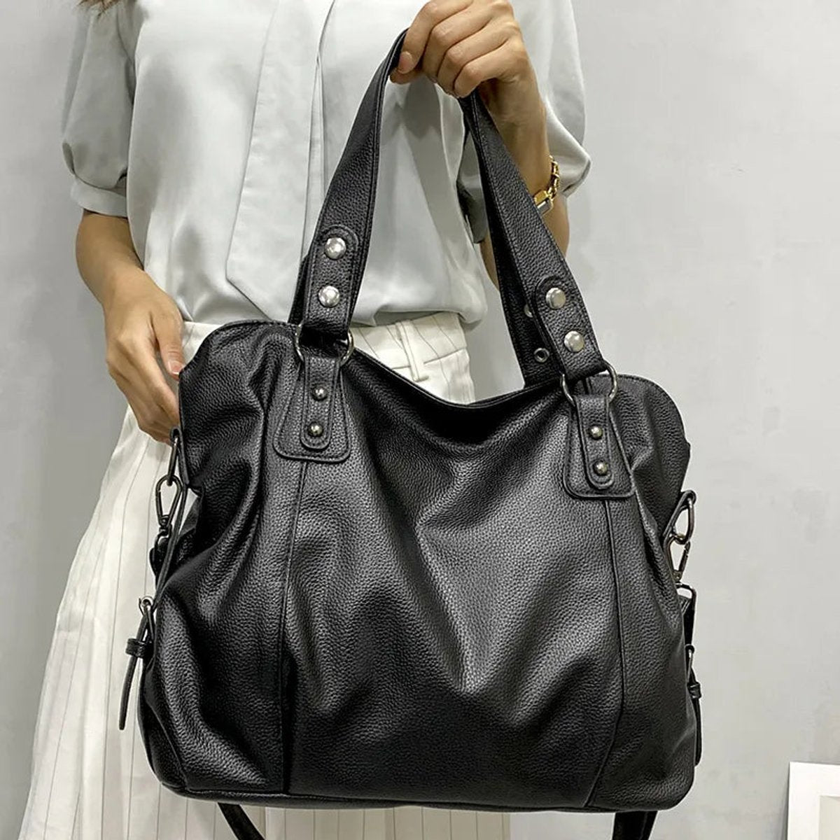 Sanne | Ruime Zwarte Leren Tote Bag met Verstelbare Schouderband