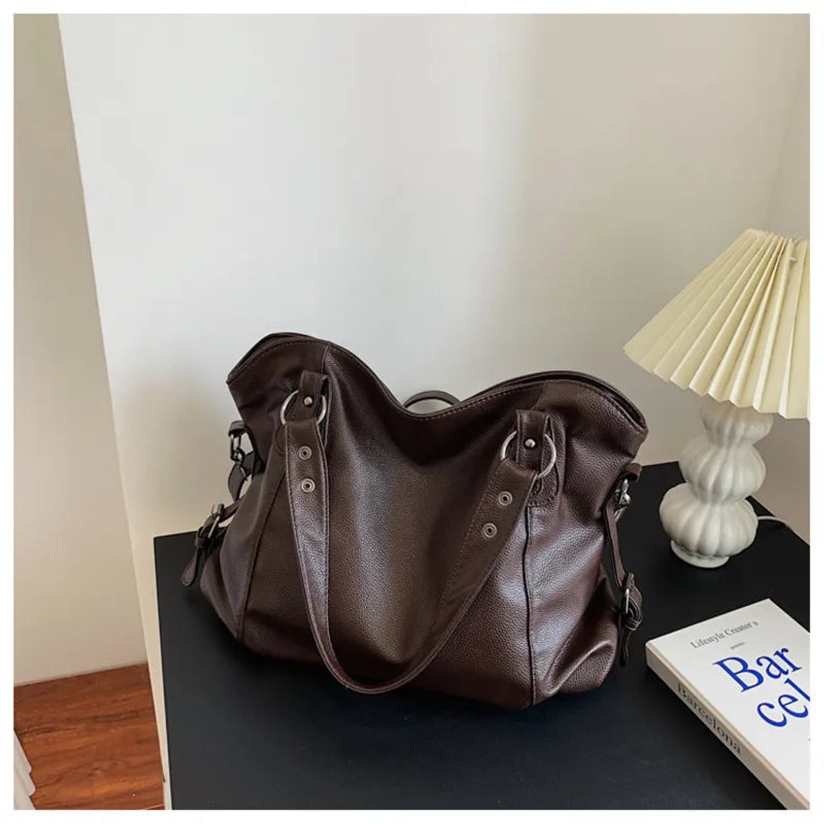 Sanne | Ruime Zwarte Leren Tote Bag met Verstelbare Schouderband